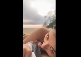 Hotgirl 在浴缸邊 8 分鐘揭露更多海灘做愛片段