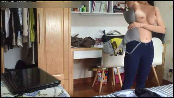 Ketahuan istri bos tidak suka pakai baju